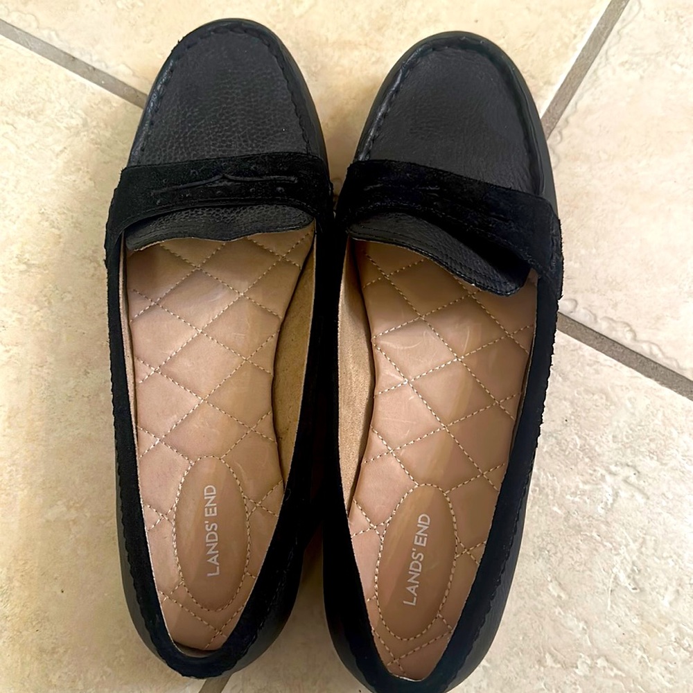 New Lands End black loafer